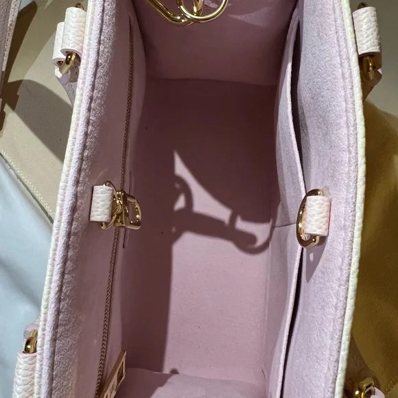 Stardust Louis Vuitton ON THE GO PM - Picture 3 of 8